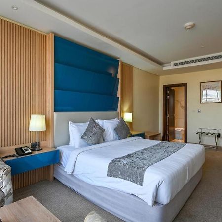 Al Mansour Suites Hotel Doha Exterior photo