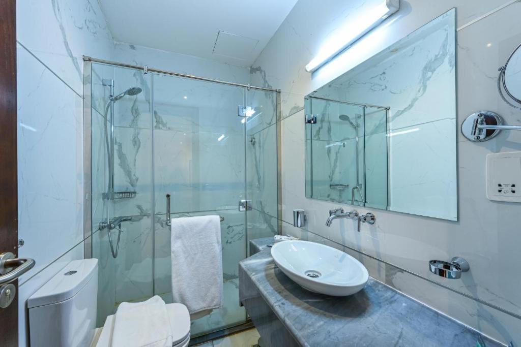 Al Mansour Suites Hotel Doha Exterior photo